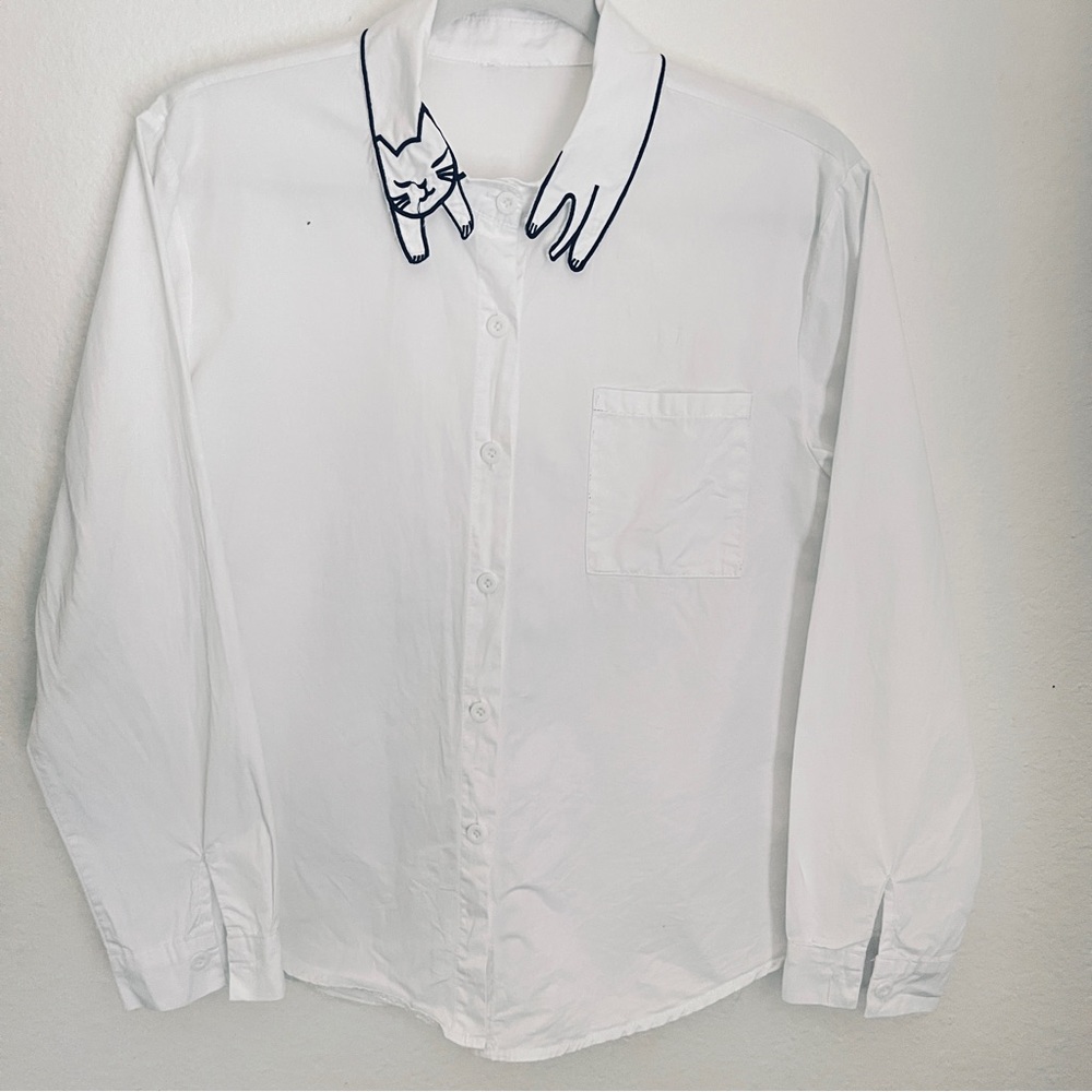 White button down women’s blouse with kitty cat wrap collar - Picture 8 of 10